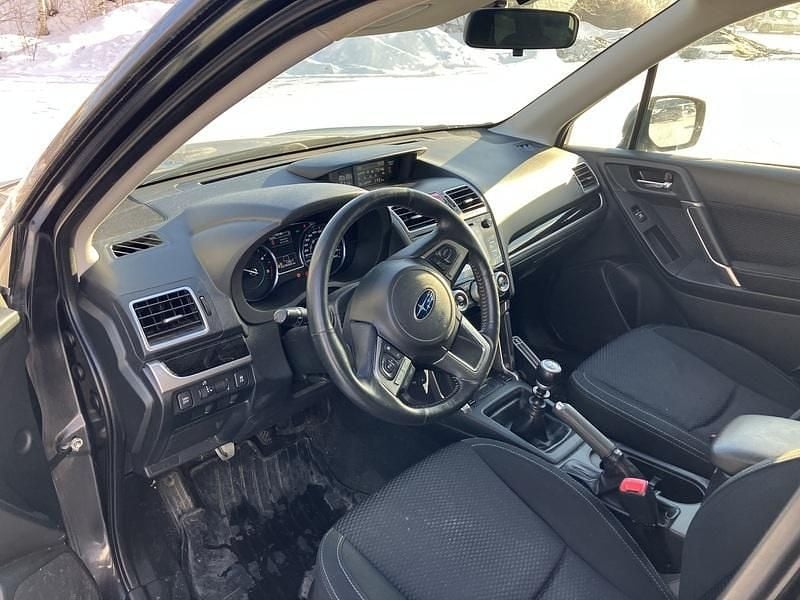 Käytetty Subaru Forester 147 HP (108 kW) 2017 Katumaasturi