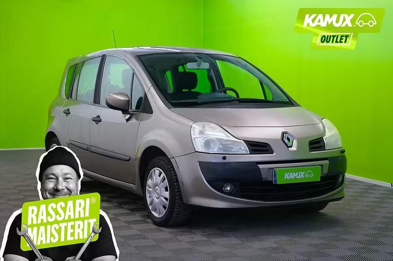 Käytetty Renault Grand Modus 75 HP (55 kW) 2009 Tila-auto