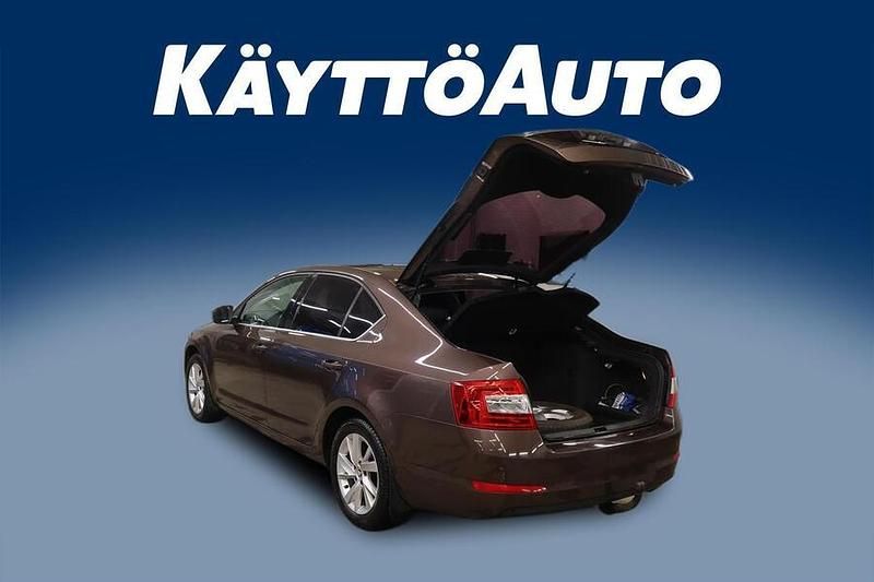Käytetty Skoda Octavia Elegance 105 HP (77 kW) 2014 Ruskea (beige) Viistoperä