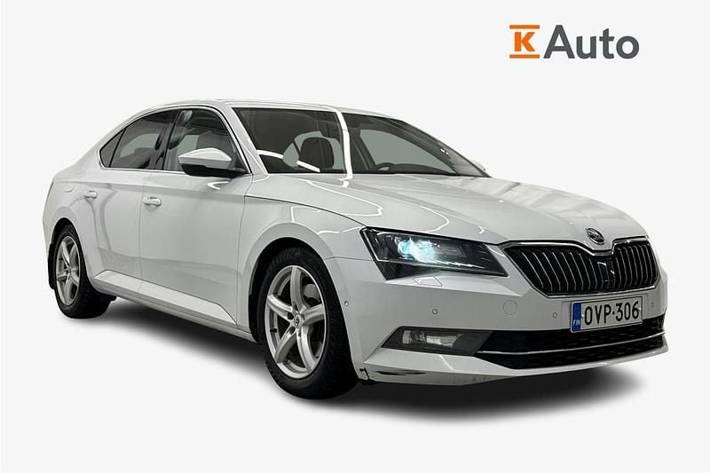 Valkoinen Käytetty 2017 Skoda Superb Elegance Sedan | 17 890 € (Hyvä tarjous) - Kuva 1/3