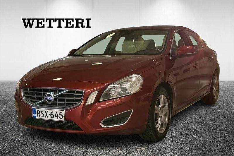 Käytetty Volvo S60 Business Edition 163 HP (119 kW) 2011 Punainen Sedan