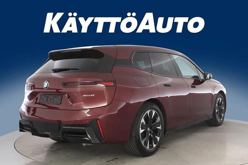 Uusi BMW iX Comfort Edition 400 kW (544 HP) 2026 Aventurine red iii Katumaasturi