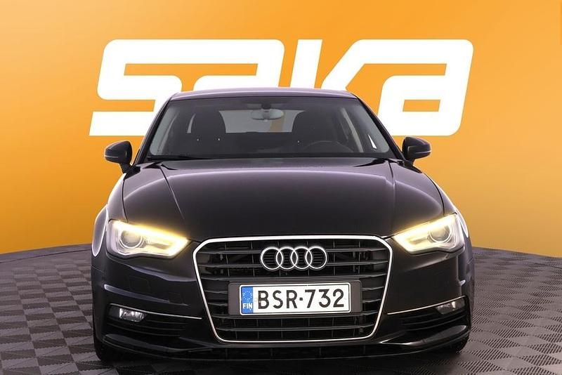 Käytetty Audi A3 Business 110 HP (80 kW) 2015 Sedan