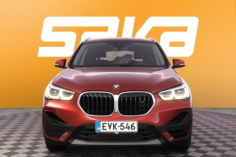 Käytetty BMW X1 Sport Line 220 HP (161 kW) 2021 Katumaasturi