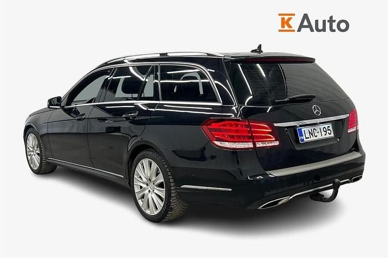 Käytetty Mercedes E200 136 HP (100 kW) 2015 Musta Farmari