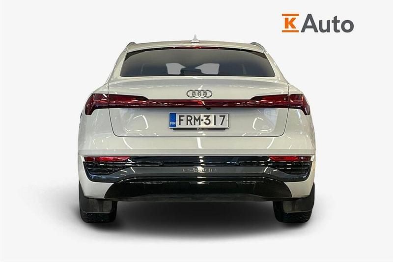 Käytetty Audi e-tron Sportback Design 300 kW (408 HP) 2024 Met. valkoinen Katumaasturi