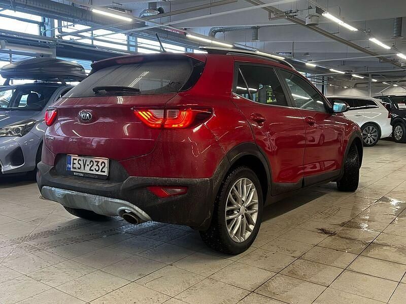 Käytetty Kia Stonic EX 101 HP (74 kW) 2021 Katumaasturi
