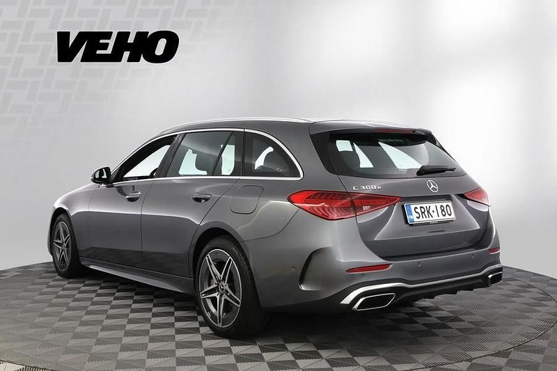 Käytetty Mercedes C300e Business 204 HP (150 kW) 2025 Harmaa Farmari