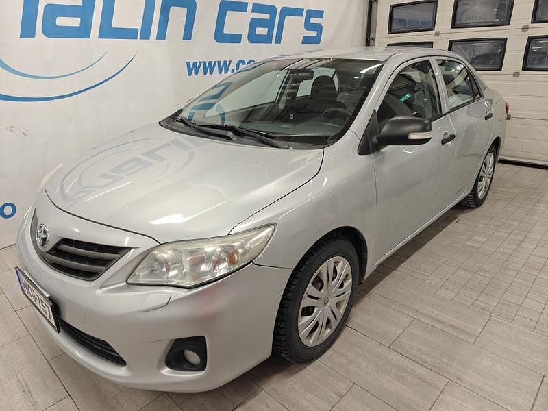 Käytetty Toyota Corolla Terra 99 HP (72 kW) 2012 Sedan