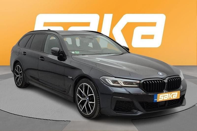 Käytetty 2022 BMW 530e M Sport Farmari | 30 890 € (Perustarjous) - Kuva 1/4