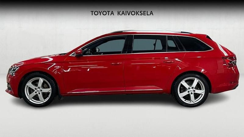 Käytetty Skoda Superb LAURIN & KLEMENT 190 HP (139 kW) 2020 Punainen Farmari