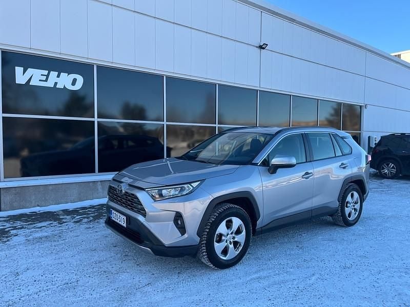 Hopea Käytetty 2022 Toyota RAV4 Multidrive S Katumaasturi | 38 900 € (Hyvä tarjous) - Kuva 1/4