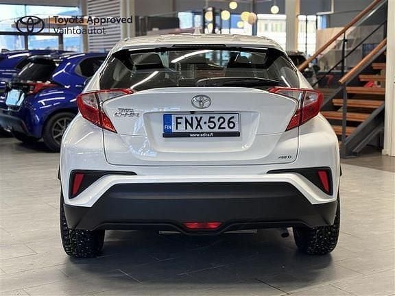 Käytetty Toyota C-HR Multidrive S 114 HP (83 kW) 2019 Valkoinen Katumaasturi