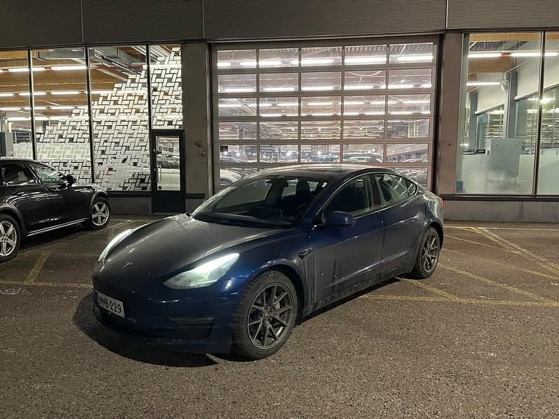 Sininen Käytetty 2021 Tesla Model 3 Sedan | 27 800 € (Hyvä tarjous) - Kuva 1/3