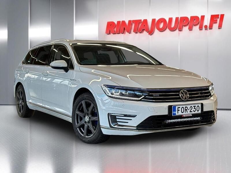 Valkoinen Käytetty 2018 VW Passat GTE Farmari | 12 500 € - Kuva 1/3
