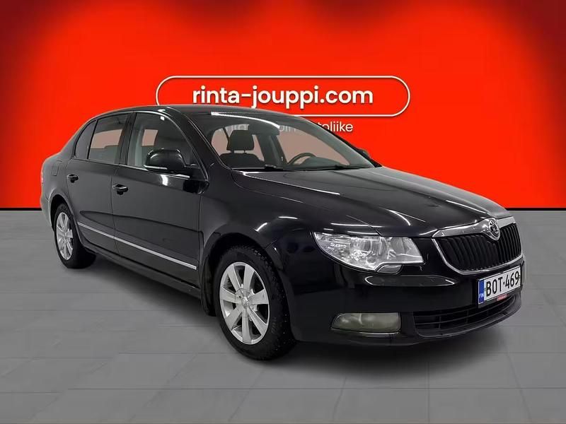 Käytetty Skoda Superb LAURIN & KLEMENT 190 HP (139 kW) 2011 Valkoinen Farmari