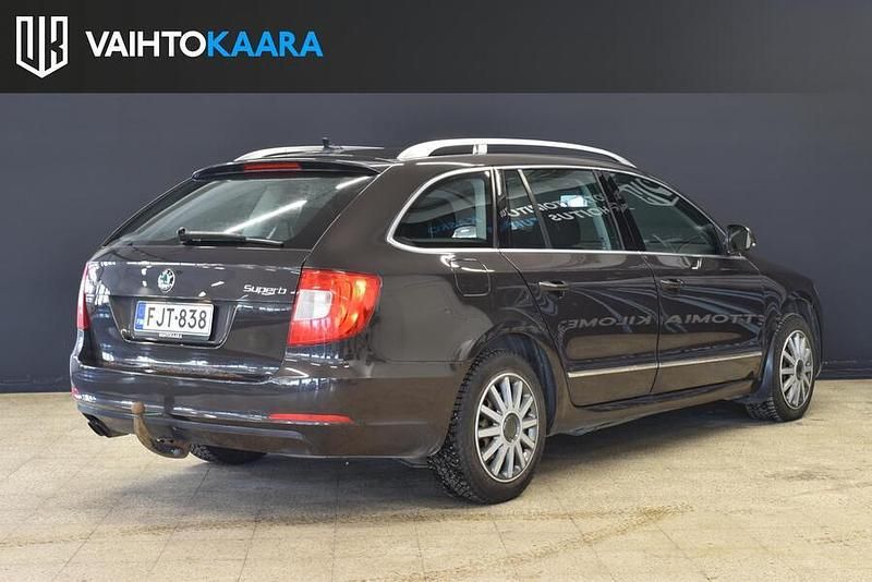 Käytetty Skoda Superb Comfort 170 HP (125 kW) 2010 Farmari