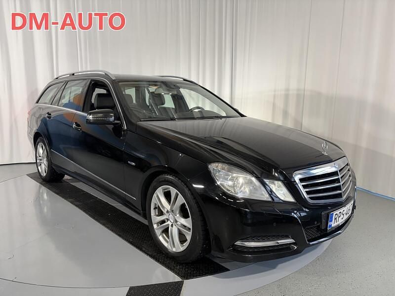 Käytetty Mercedes E220 Avantgarde 170 HP (125 kW) 2010 Musta Farmari