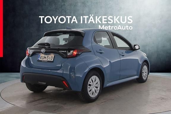 Käytetty Toyota Yaris Active 114 HP (83 kW) 2021 Sininen Viistoperä