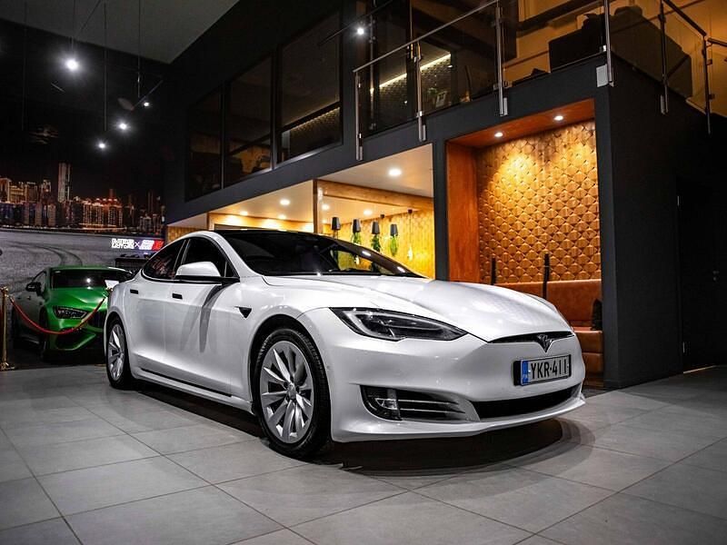 Valkoinen Käytetty 2020 Tesla Model S Performance Viistoperä | 42 890 € - Kuva 1/4