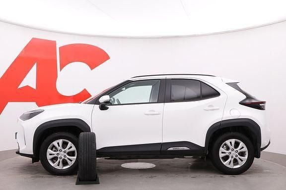 Käytetty Toyota Yaris Cross Edition 116 HP (85 kW) 2024 Valkoinen Katumaasturi