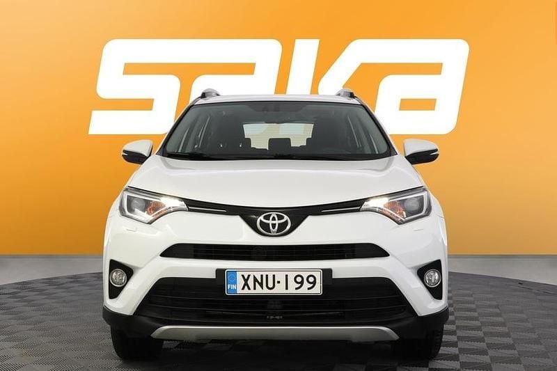 Käytetty Toyota RAV4 Active 143 HP (105 kW) 2016 Katumaasturi