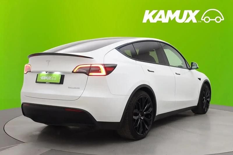 Käytetty Tesla Model Y Performance 392 kW (534 HP) 2023 Valkoinen Katumaasturi