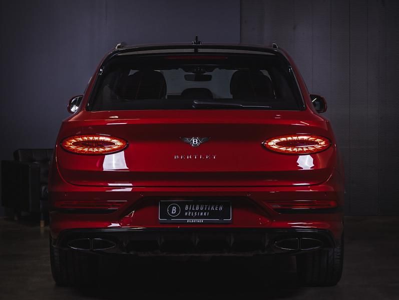 Käytetty Bentley Bentayga Mulliner 449 HP (330 kW) 2022 Katumaasturi