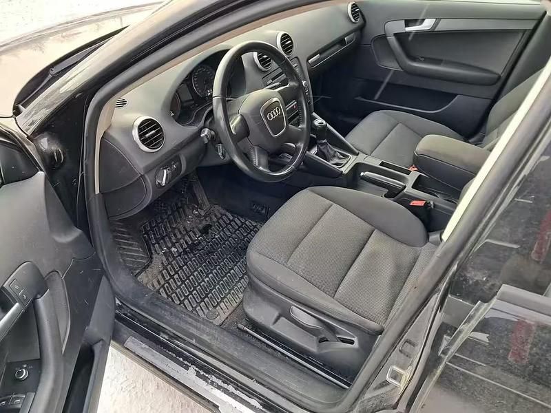 Käytetty Audi A3 Attraction 105 HP (77 kW) 2010 Viistoperä