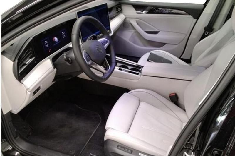 Käytetty VW Passat Business 272 HP (200 kW) 2025 Farmari