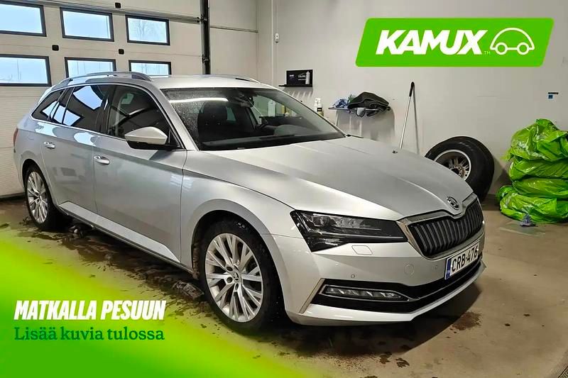 Käytetty Skoda Superb Style 156 HP (114 kW) 2021 Hopea / harmaa Farmari
