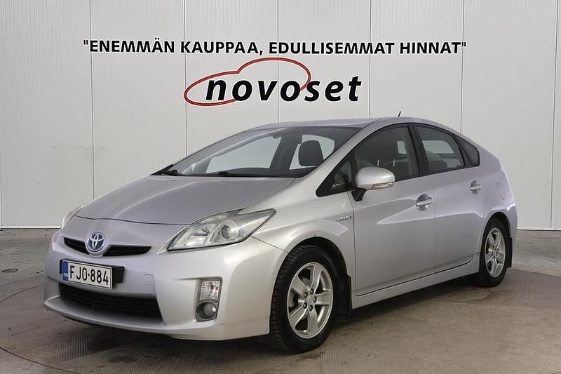 Käytetty Toyota Prius Sol 99 HP (72 kW) 2011 Hopea Viistoperä