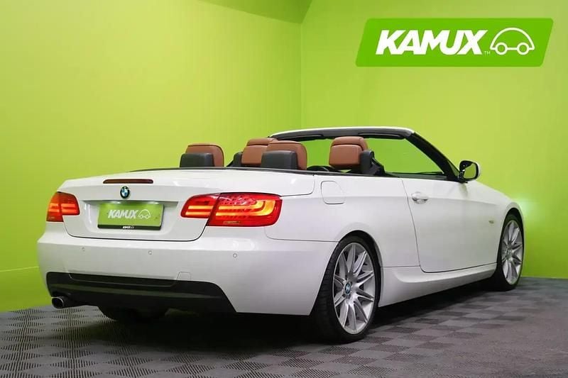 Käytetty BMW 320 Cabriolet M Sport 170 HP (125 kW) 2011 Valkoinen Avoauto