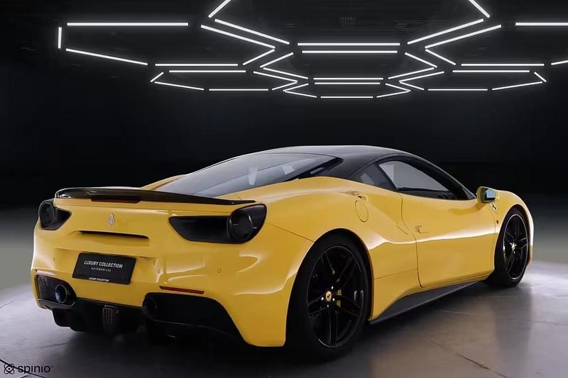 Käytetty Ferrari 488 2015 Coupe - kaksiovinen
