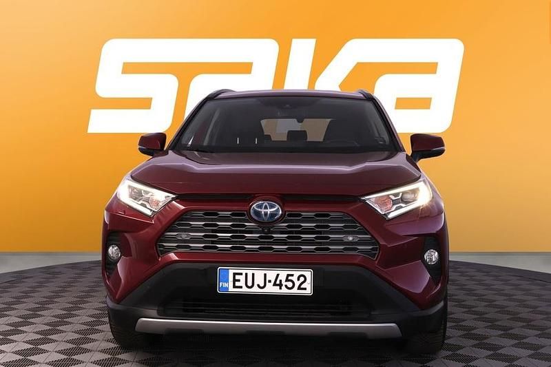 Käytetty Toyota RAV4 Hybrid Premium 222 HP (163 kW) 2019 Katumaasturi