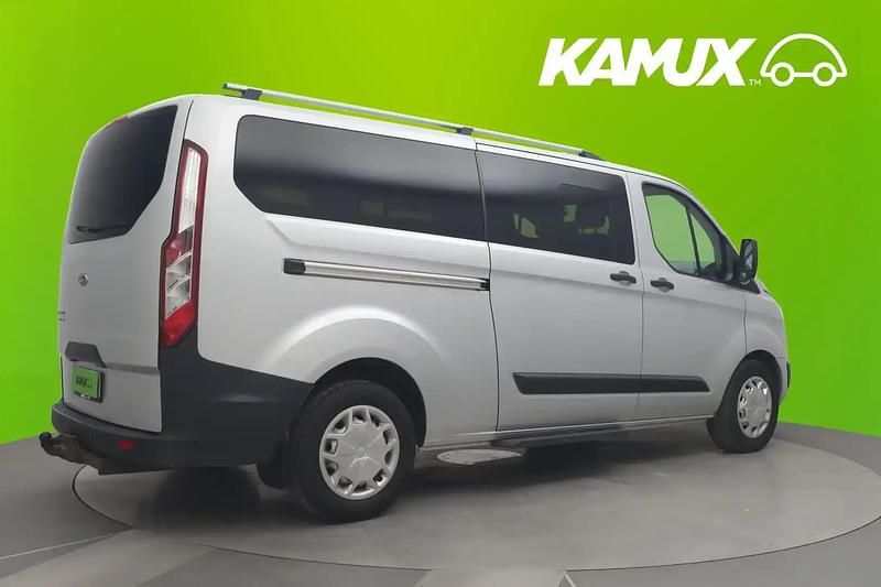 Käytetty Ford Tourneo Trend 131 HP (96 kW) 2017 Hopea / harmaa Tila-auto