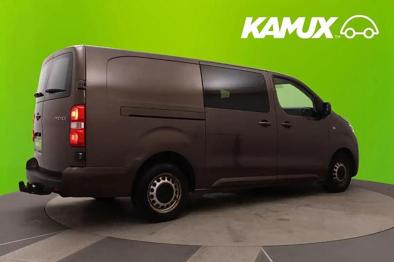 Käytetty Toyota Proace 150 HP (110 kW) 2017 Ruskea Tila-auto
