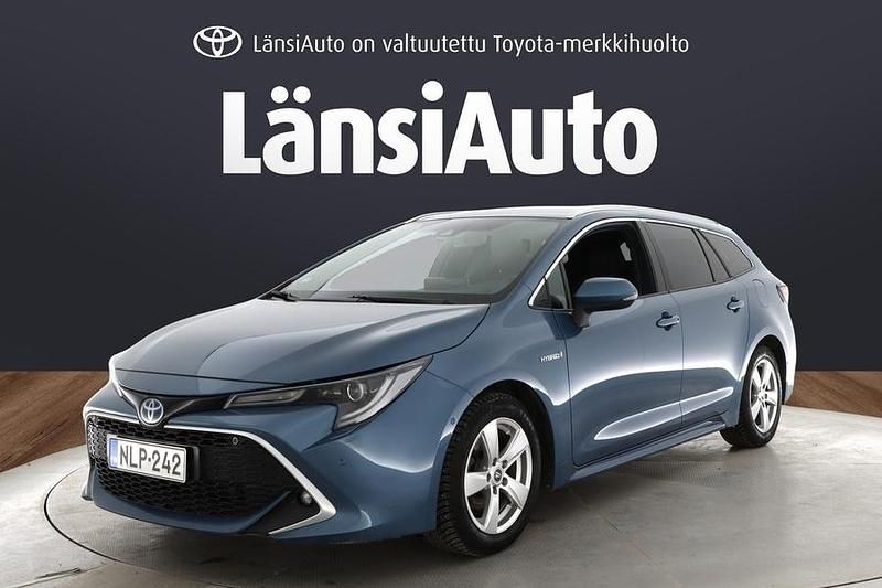 Käytetty Toyota Corolla Plus 122 HP (89 kW) 2019 Sininen Farmari