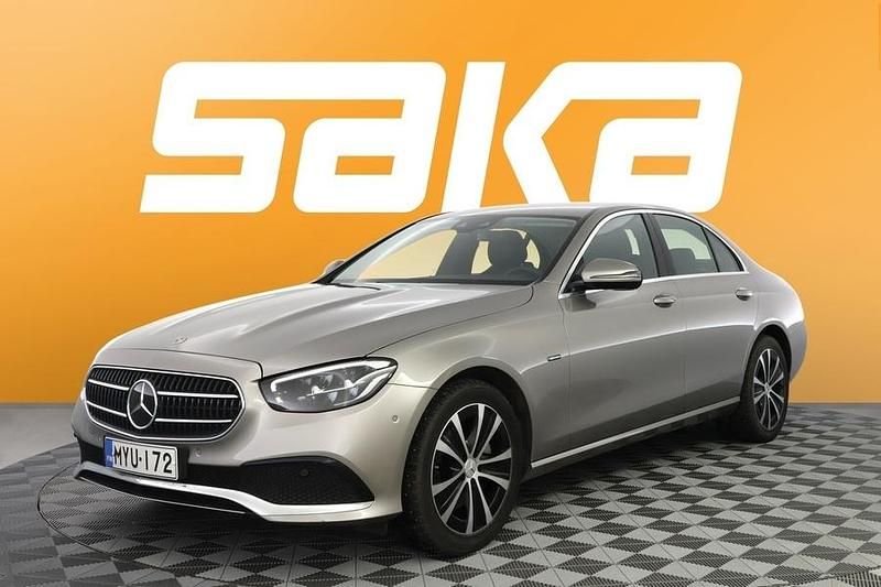 Käytetty Mercedes E300 Avantgarde 306 HP (225 kW) 2021 Sedan