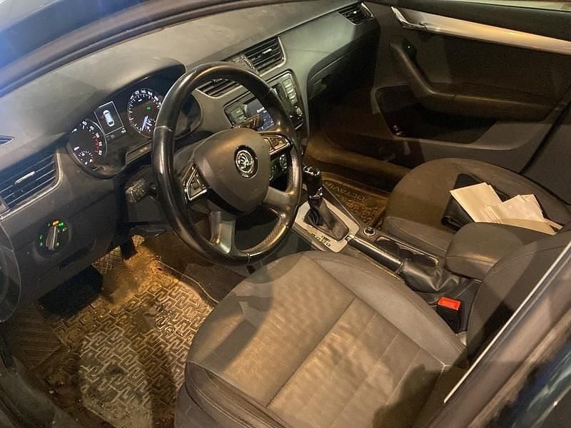 Käytetty Skoda Octavia Elegance 105 HP (77 kW) 2015 Viistoperä