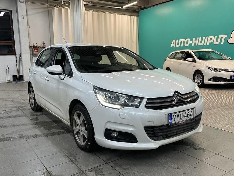 Käytetty Citroën C4 Comfort 131 HP (96 kW) 2017 Viistoperä