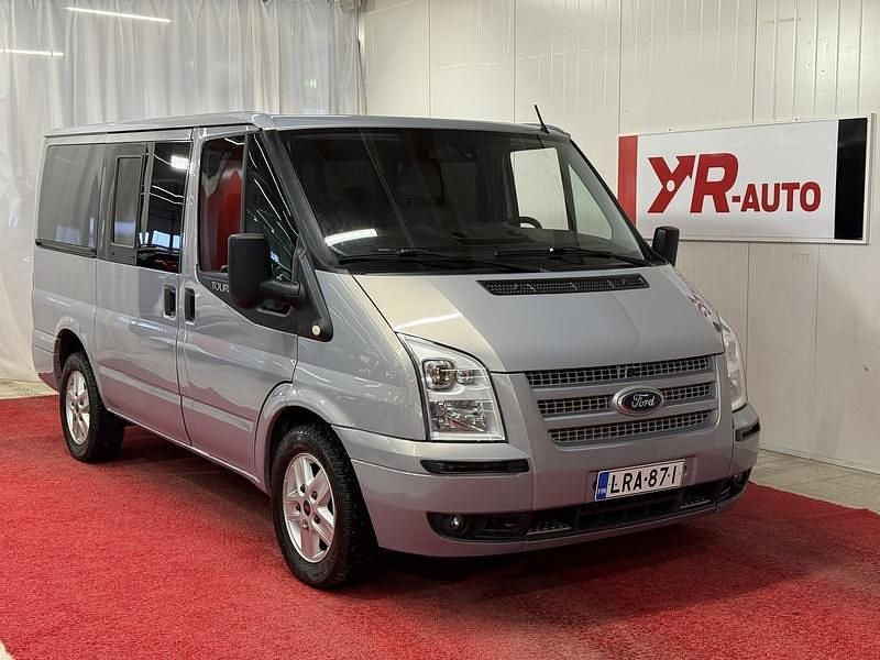 Käytetty Ford Transit Tourneo 140 HP (102 kW) 2012 Tila-auto