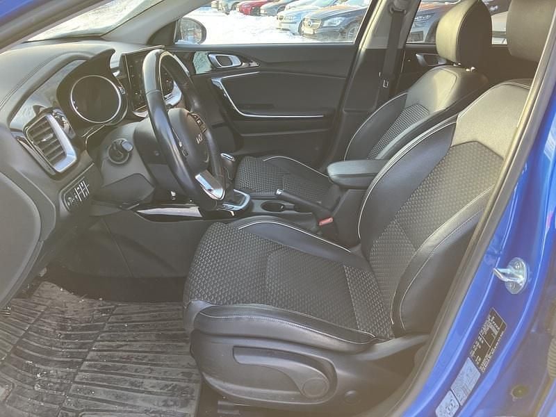 Käytetty Kia Ceed Premium 160 HP (117 kW) 2022 Viistoperä