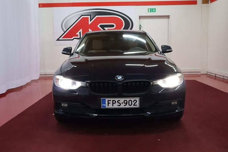 Käytetty BMW 320 184 HP (135 kW) 2012 Sedan