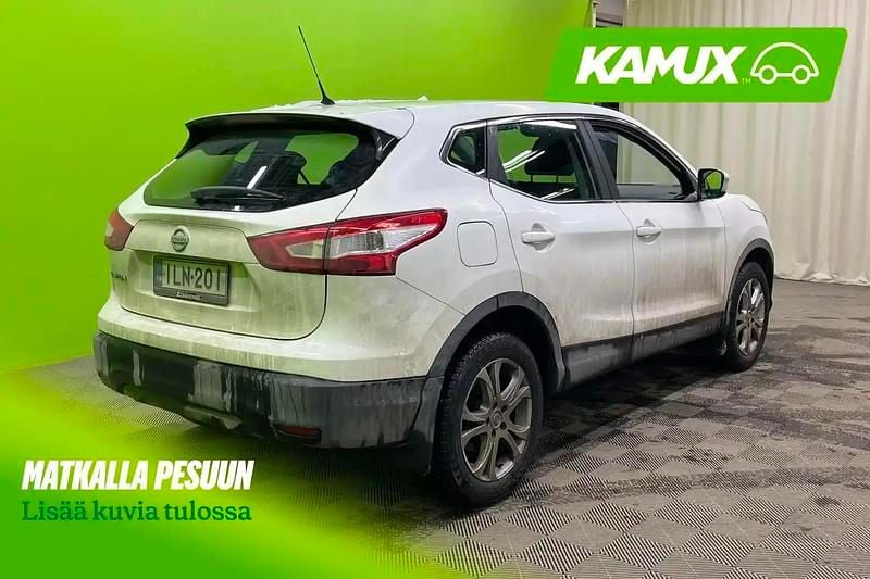 Käytetty Nissan Qashqai Acenta 116 HP (85 kW) 2014 Valkoinen Katumaasturi