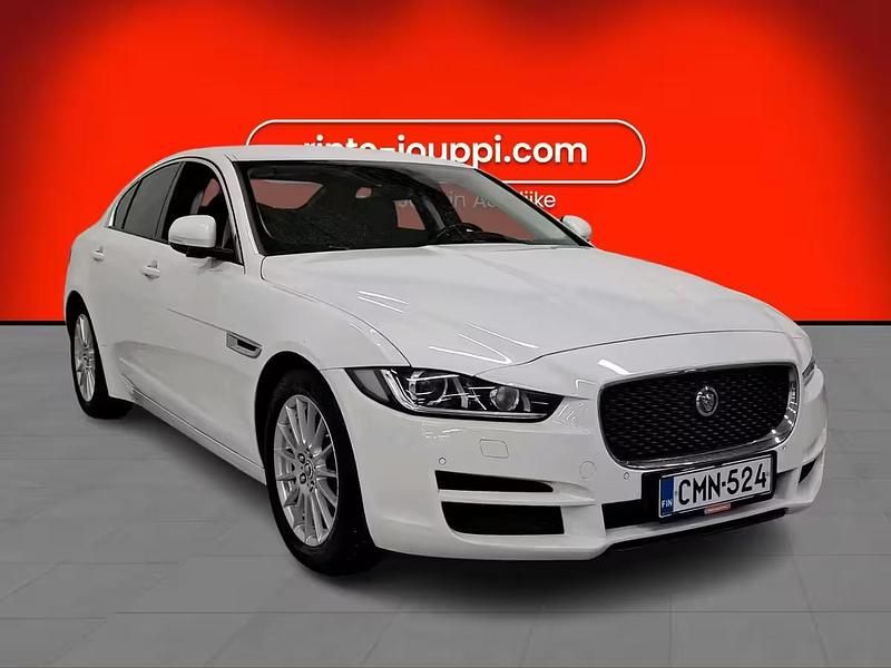 Käytetty Jaguar XE Business Edition 163 HP (119 kW) 2019 Sedan