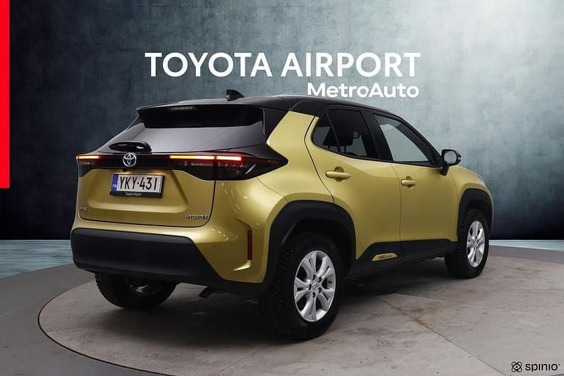 Käytetty Toyota Yaris Cross 116 HP (85 kW) 2022 Keltainen Katumaasturi