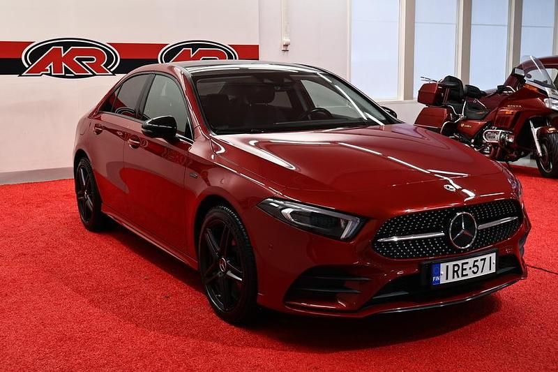 Käytetty Mercedes A250 AMG 160 HP (117 kW) 2020 Punainen Sedan