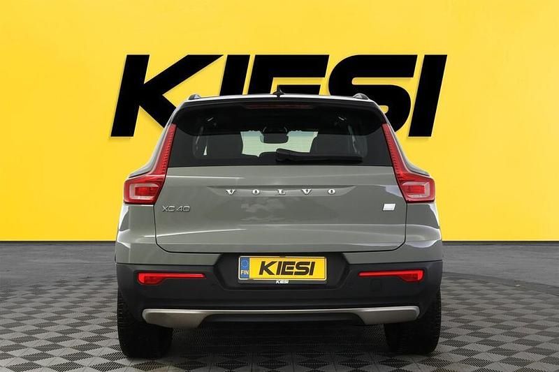 Käytetty Volvo XC40 R-Design 300 kW (408 HP) 2021 Katumaasturi