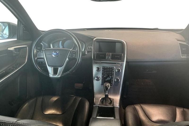 Käytetty Volvo XC60 Business Edition 190 HP (139 kW) 2017 Katumaasturi